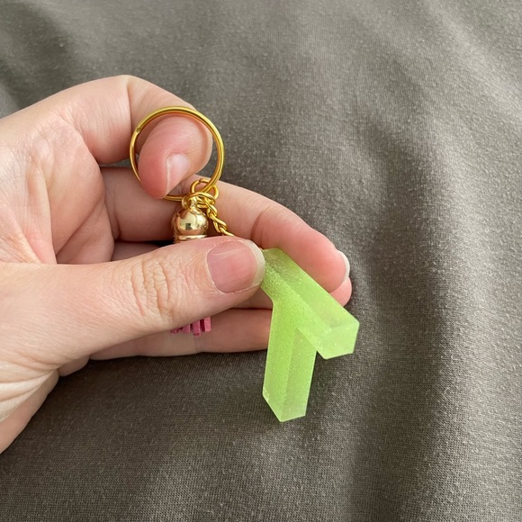 Handmade Letter "T" Keychain - Picture 3 of 6